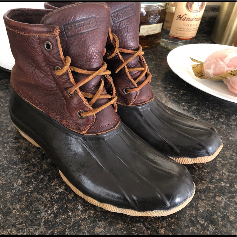 Women's Size 7 Sperry Duckboots
